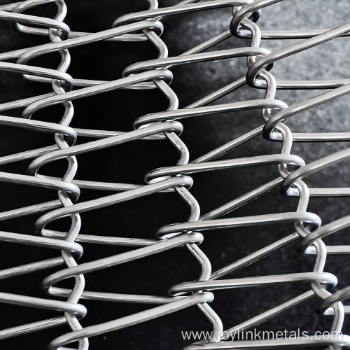 Balanced weave conveyor belt